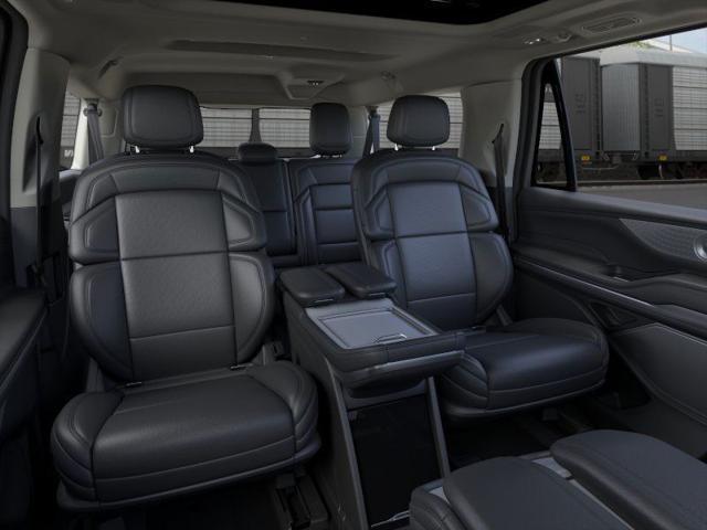 new 2025 Lincoln Navigator car, priced at $109,615