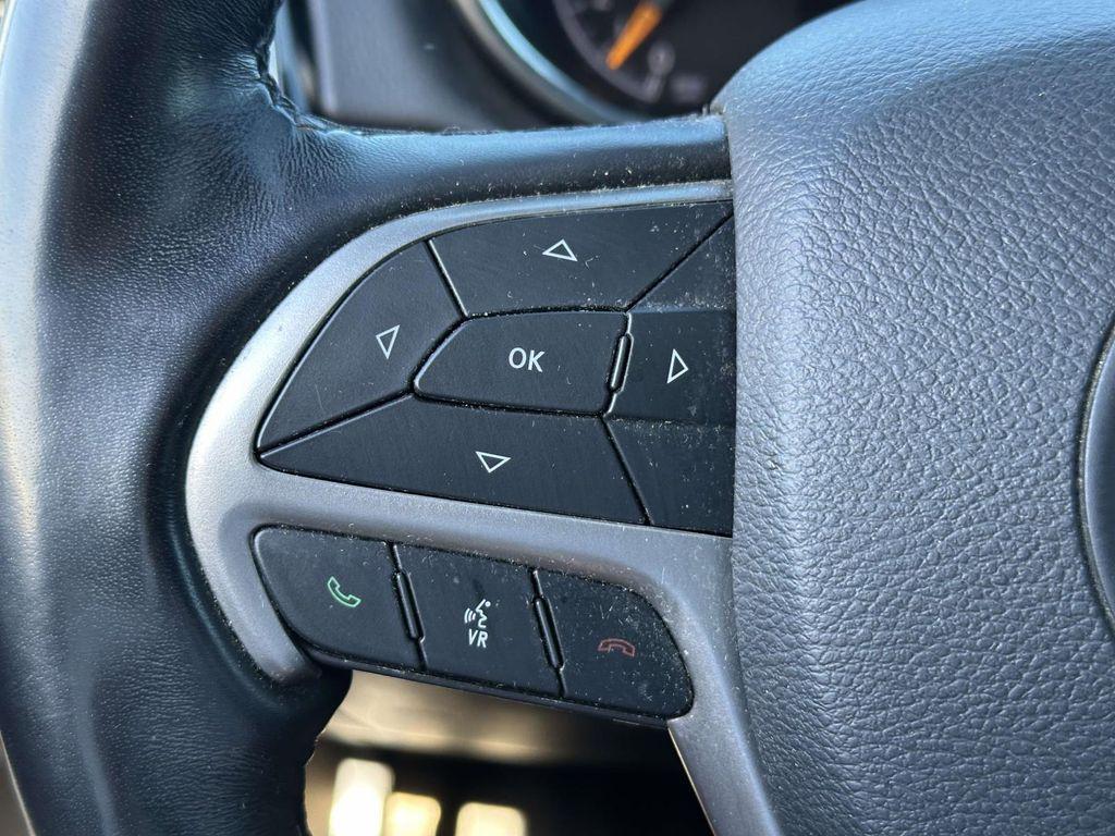 used 2021 Jeep Grand Cherokee car, priced at $22,555