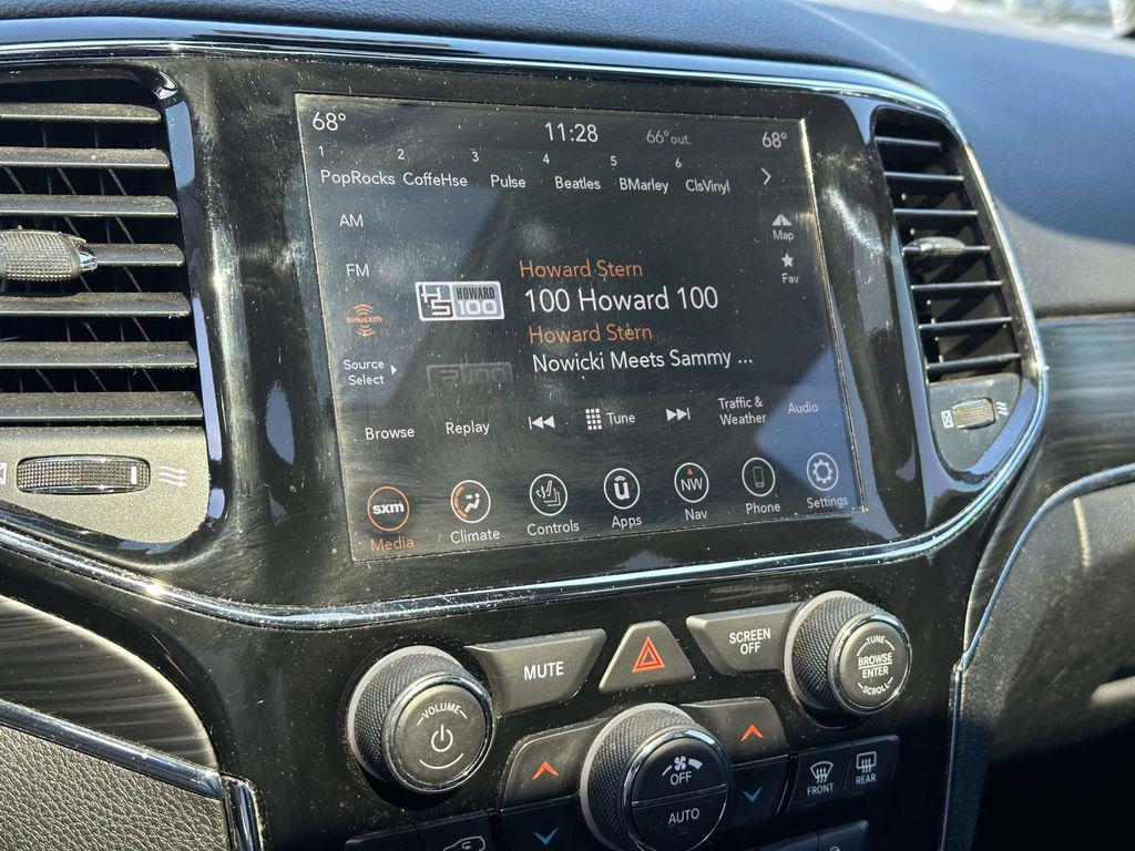 used 2021 Jeep Grand Cherokee car, priced at $22,555