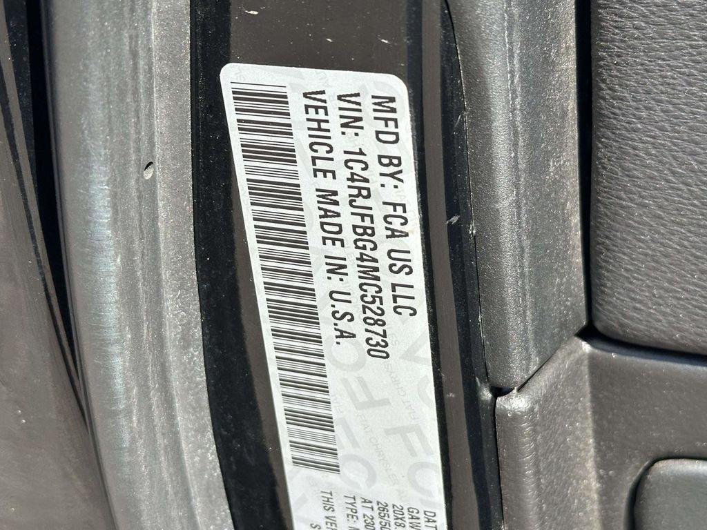 used 2021 Jeep Grand Cherokee car, priced at $22,555