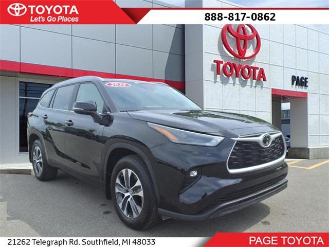 used 2024 Toyota Highlander car, priced at $40,500