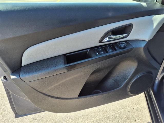 used 2014 Chevrolet Cruze car, priced at $5,550