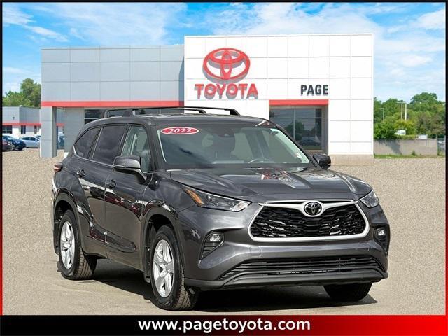 used 2022 Toyota Highlander car, priced at $31,500