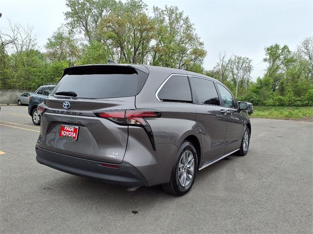 used 2022 Toyota Sienna car, priced at $30,500