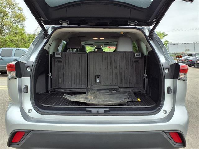 used 2022 Toyota Highlander car, priced at $33,000