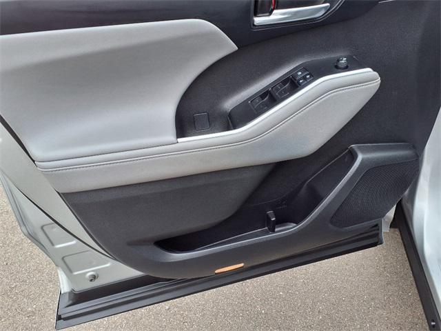 used 2022 Toyota Highlander car, priced at $33,000