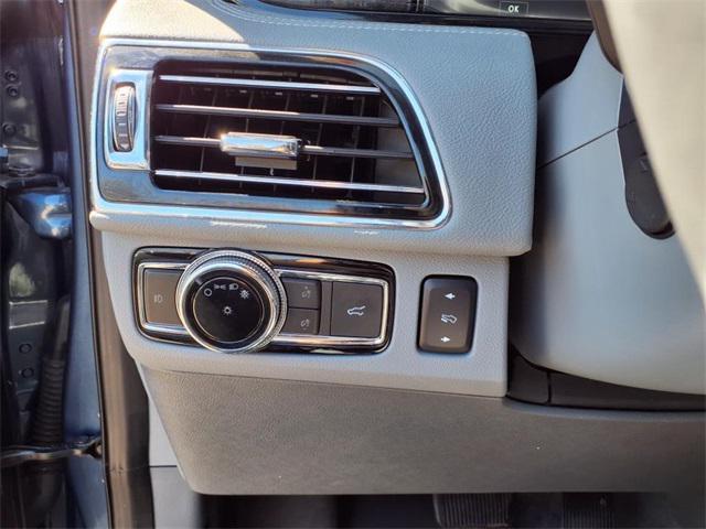 used 2020 Lincoln Navigator car, priced at $34,000