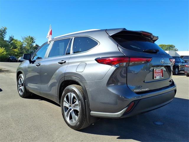 used 2023 Toyota Highlander car, priced at $39,000