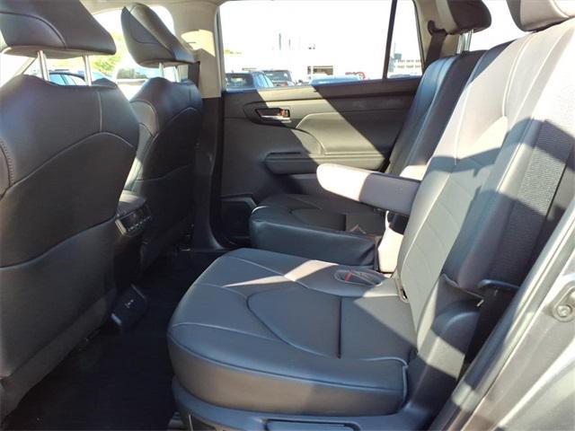 used 2023 Toyota Highlander car, priced at $39,000