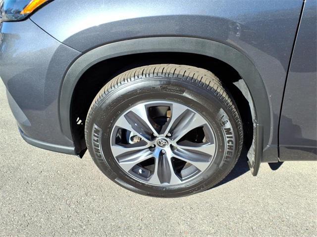 used 2023 Toyota Highlander car, priced at $39,000