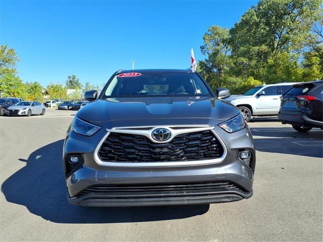 used 2023 Toyota Highlander car, priced at $39,000
