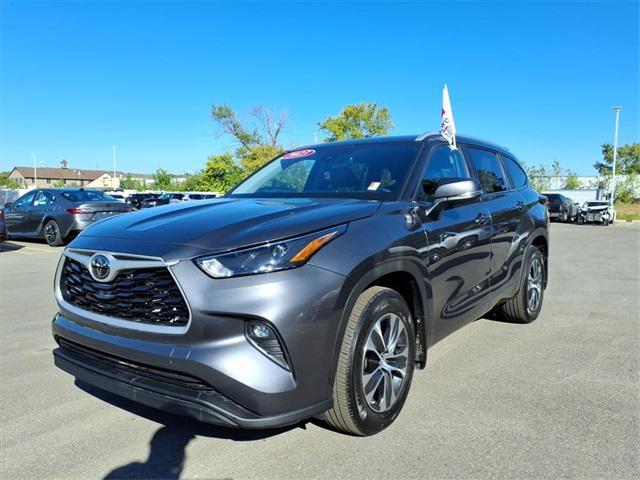 used 2023 Toyota Highlander car, priced at $39,000