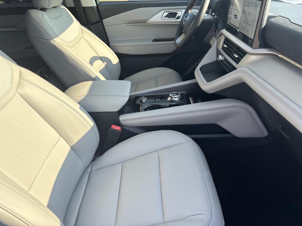 new 2025 Ford Explorer car, priced at $42,444