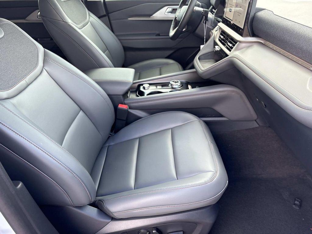 new 2025 Ford Explorer car, priced at $42,444