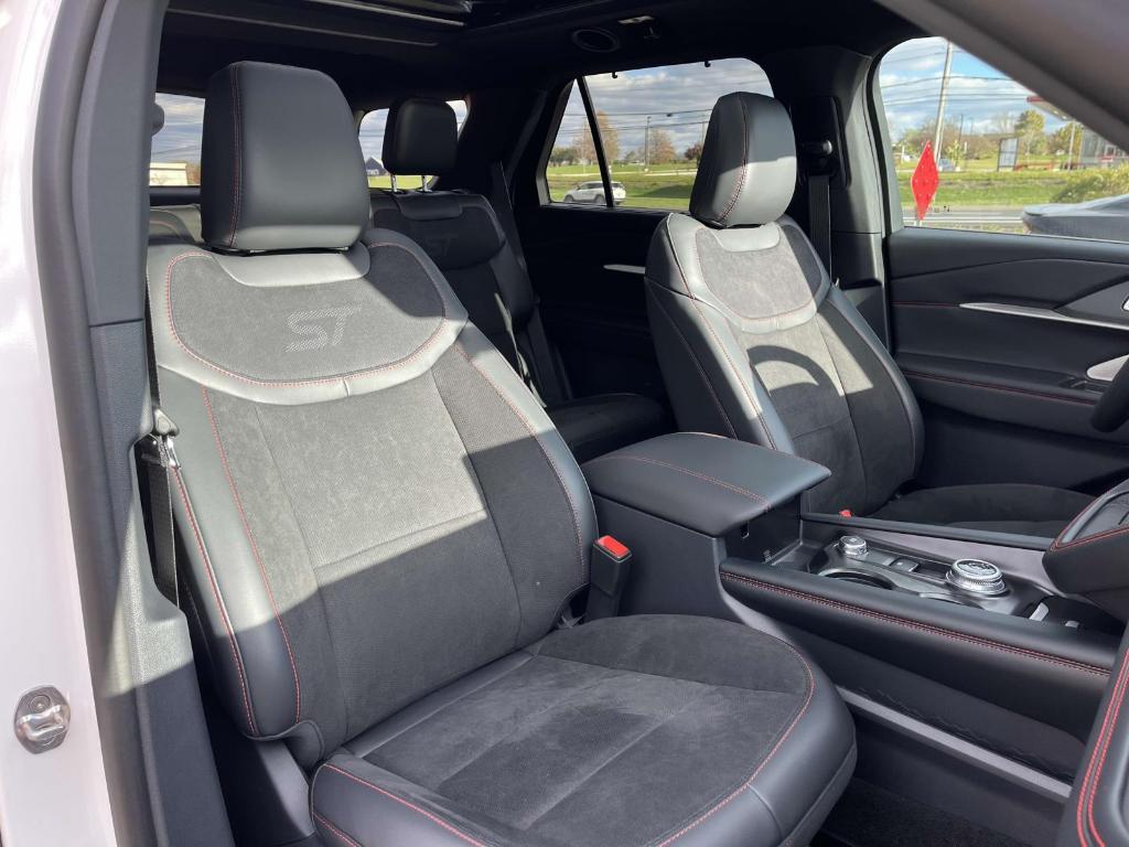 new 2025 Ford Explorer car, priced at $57,816
