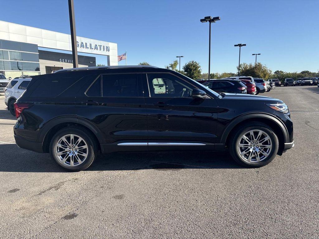 new 2025 Ford Explorer car, priced at $51,122