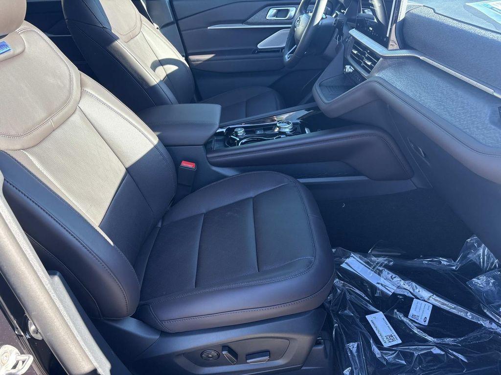 new 2025 Ford Explorer car, priced at $51,122