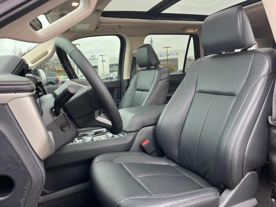 new 2024 Ford Expedition car, priced at $72,250