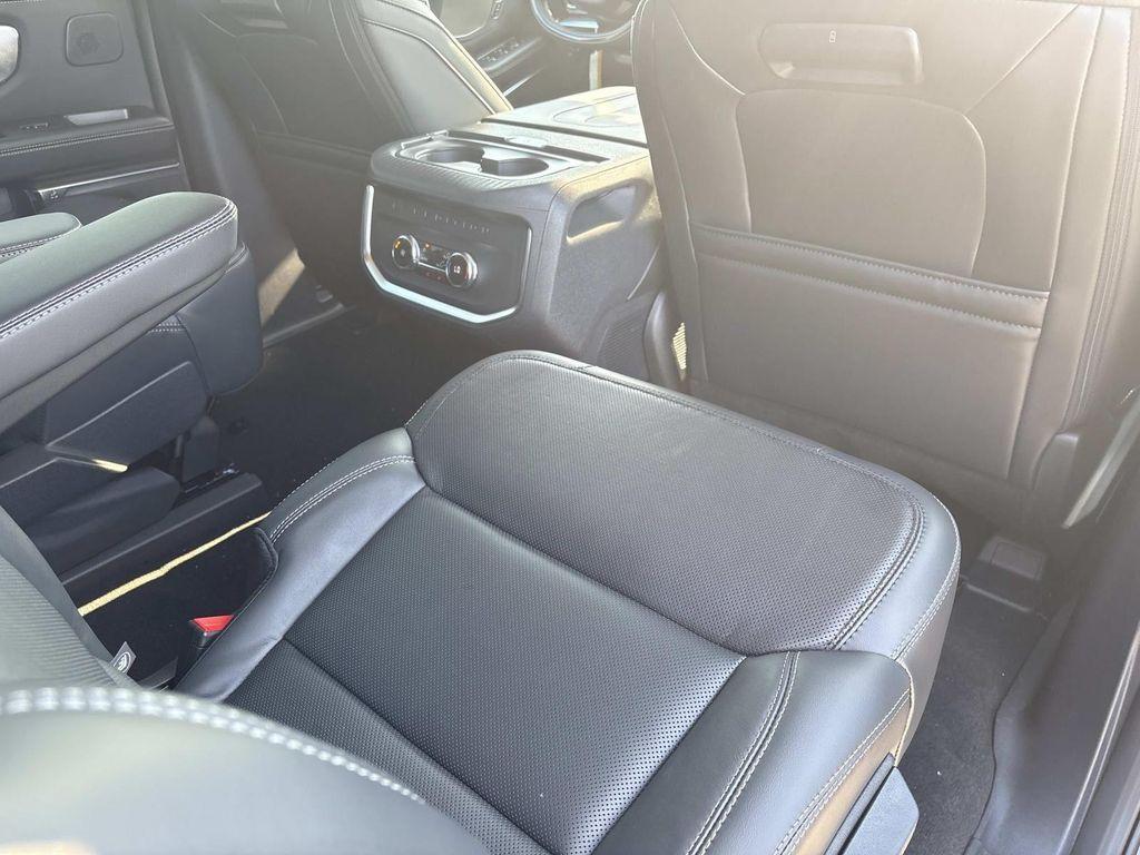 new 2025 Ford Expedition car, priced at $80,450
