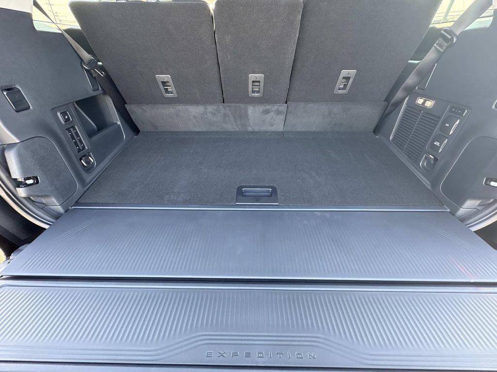 new 2025 Ford Expedition car, priced at $80,450