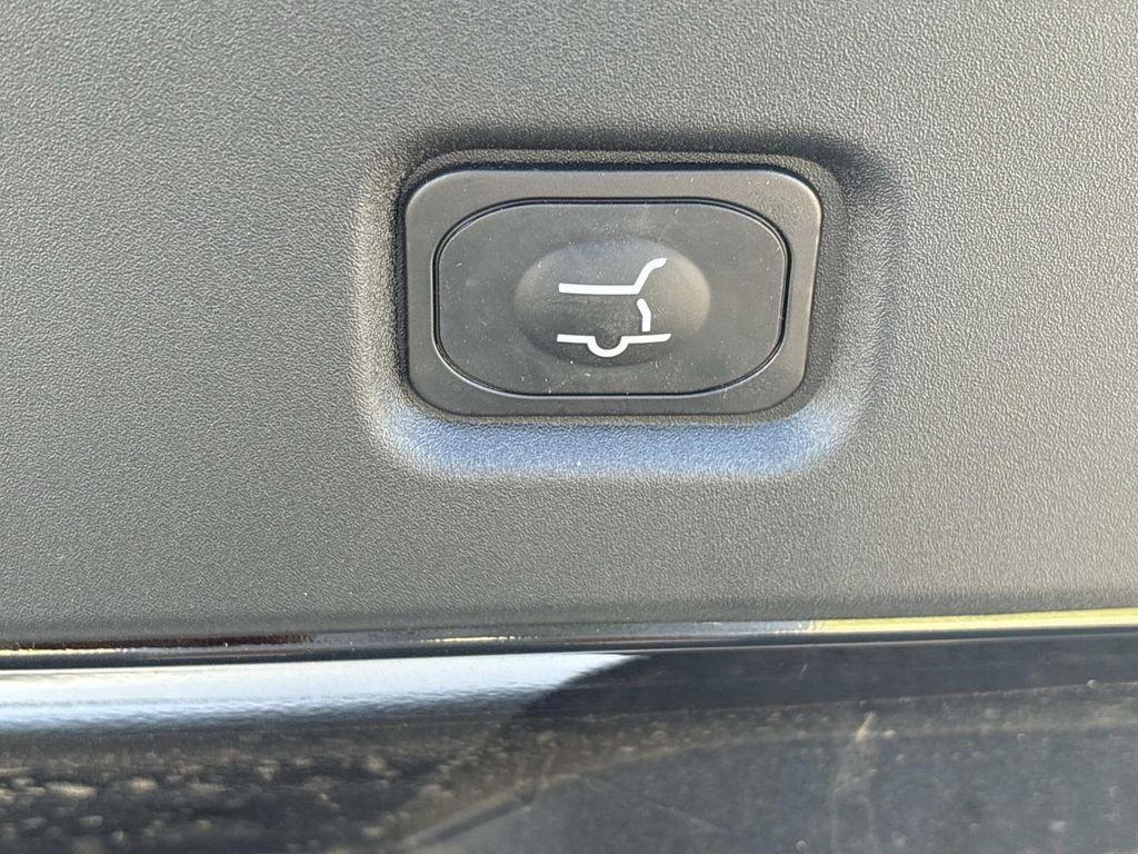 new 2025 Ford Expedition car, priced at $80,450