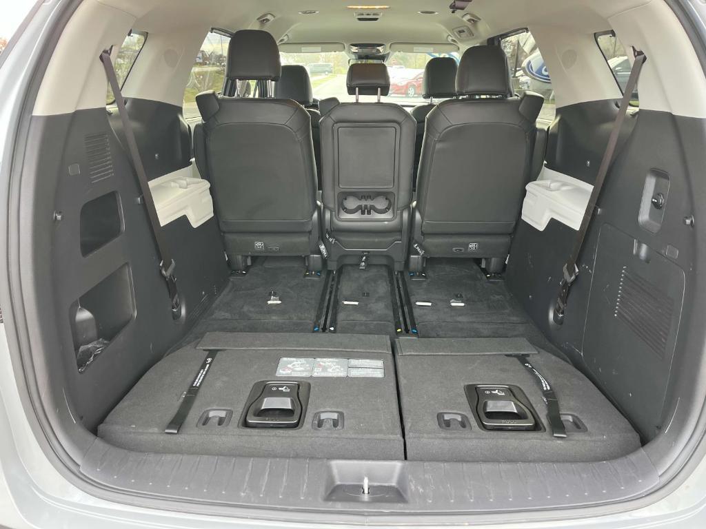 used 2024 Kia Carnival car, priced at $39,802