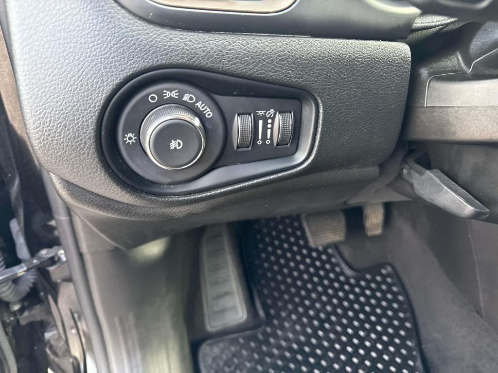 used 2023 Jeep Renegade car, priced at $22,944