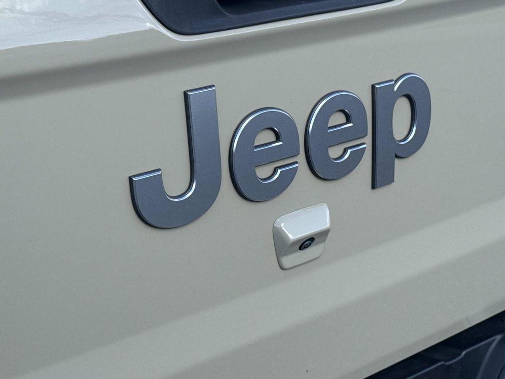 used 2022 Jeep Gladiator car, priced at $31,399