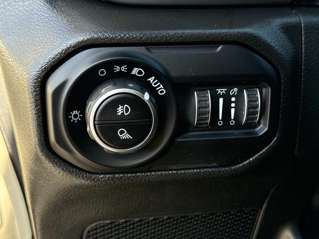 used 2022 Jeep Gladiator car, priced at $31,399