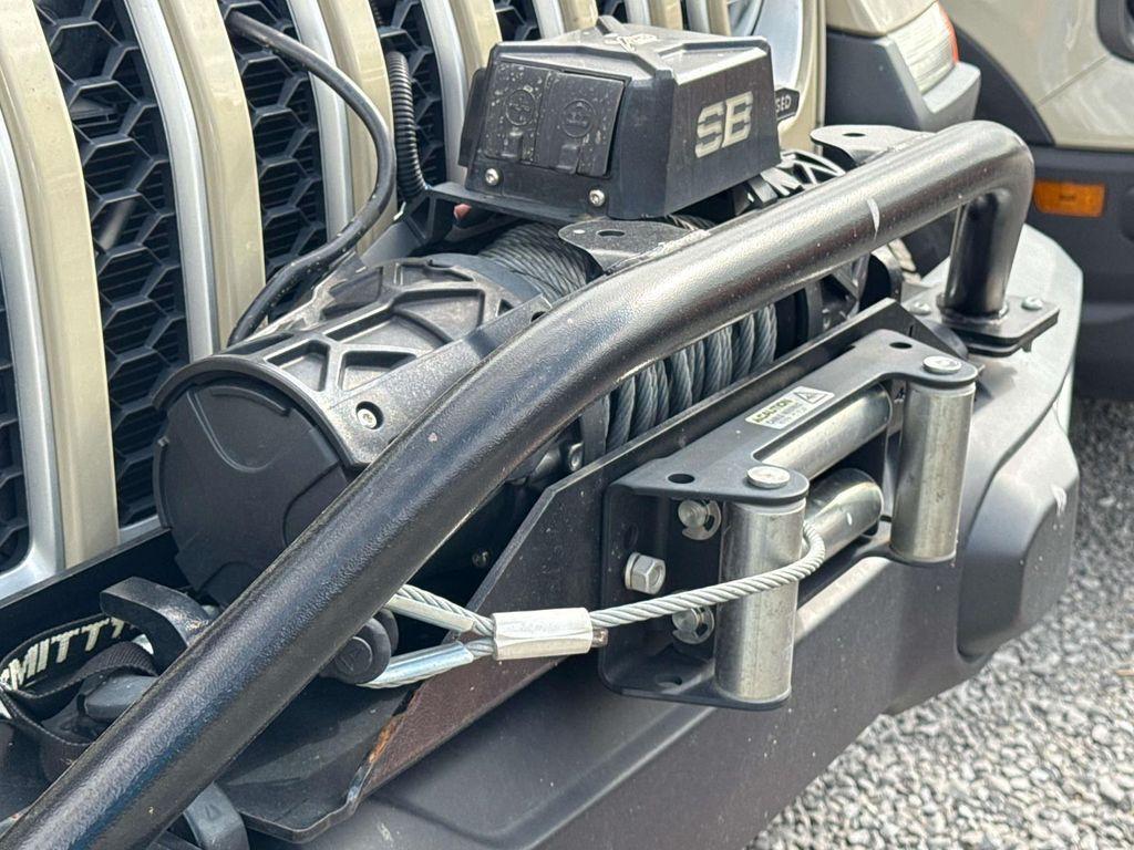 used 2022 Jeep Gladiator car, priced at $32,999