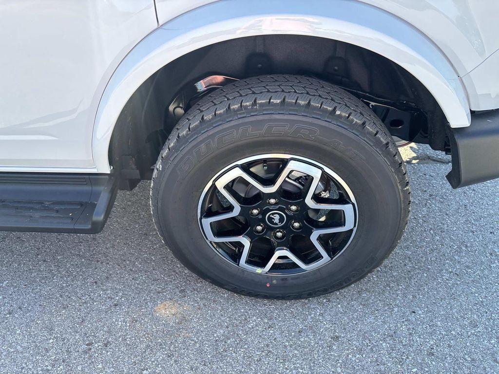 new 2025 Ford Bronco car, priced at $47,227