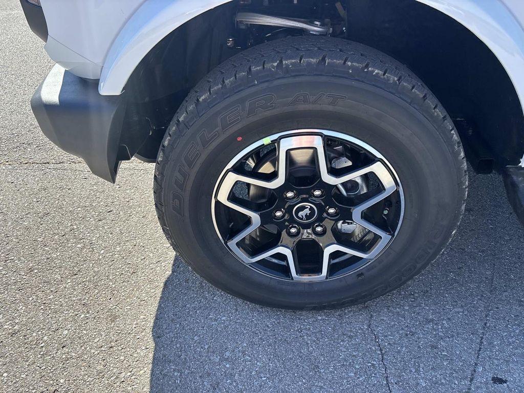 new 2025 Ford Bronco car, priced at $47,227