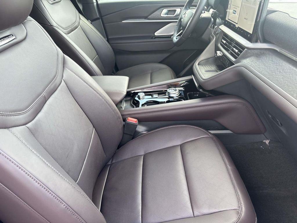 new 2025 Ford Explorer car, priced at $51,122