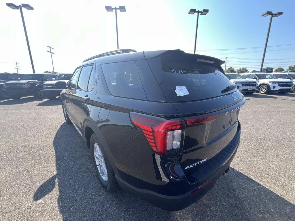 new 2025 Ford Explorer car, priced at $40,632
