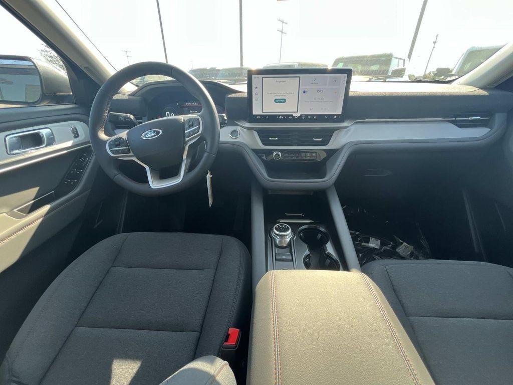 new 2025 Ford Explorer car, priced at $40,632