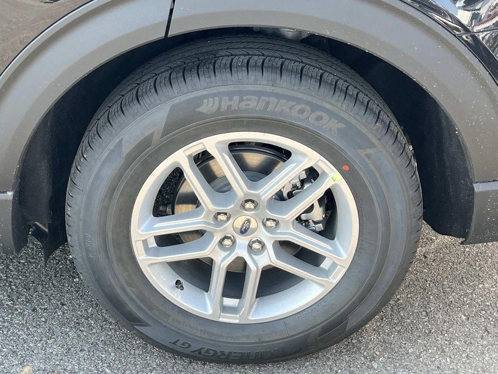 new 2025 Ford Explorer car, priced at $40,632