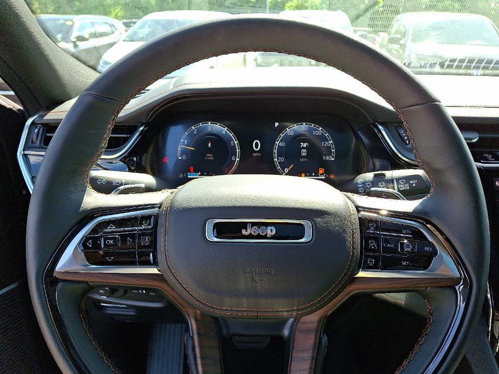 new 2025 Jeep Grand Cherokee car, priced at $62,589