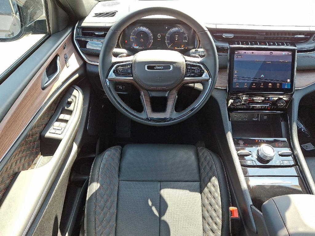 new 2025 Jeep Grand Cherokee car, priced at $62,589