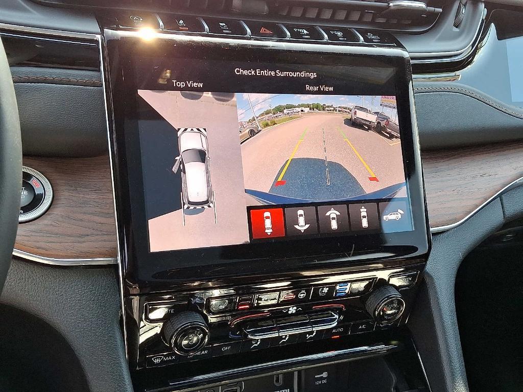 new 2025 Jeep Grand Cherokee car, priced at $62,589
