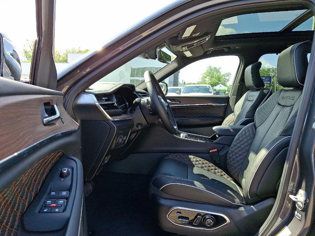 new 2025 Jeep Grand Cherokee car, priced at $62,589
