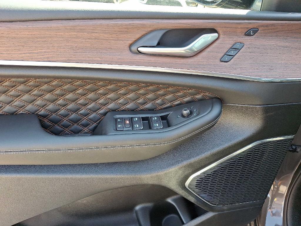 new 2025 Jeep Grand Cherokee car, priced at $62,589