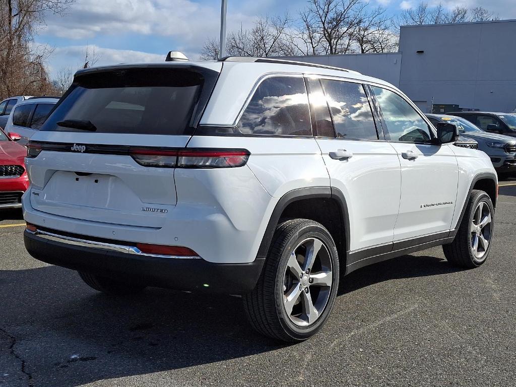 new 2025 Jeep Grand Cherokee car, priced at $51,535