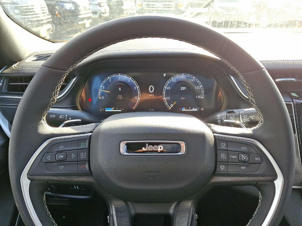 new 2025 Jeep Grand Cherokee car, priced at $53,535