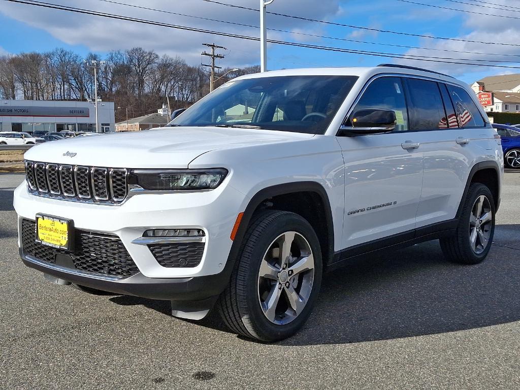 new 2025 Jeep Grand Cherokee car, priced at $51,535