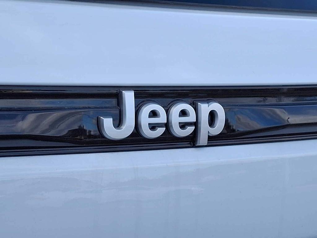 new 2025 Jeep Grand Cherokee car, priced at $53,535