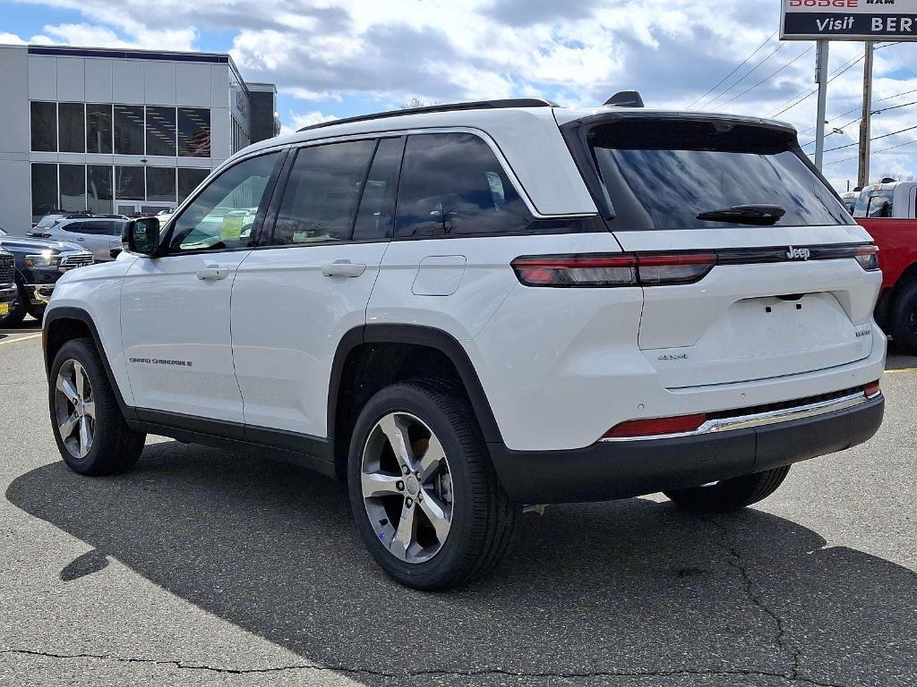 new 2025 Jeep Grand Cherokee car, priced at $54,457