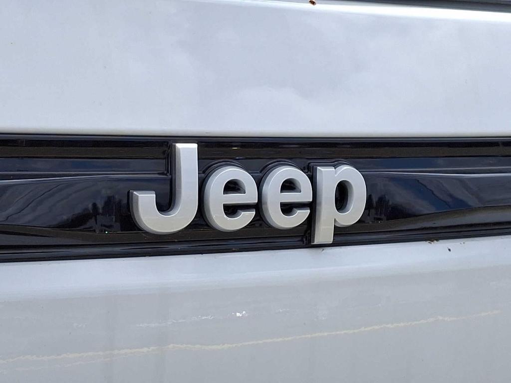 new 2025 Jeep Grand Cherokee car, priced at $56,035