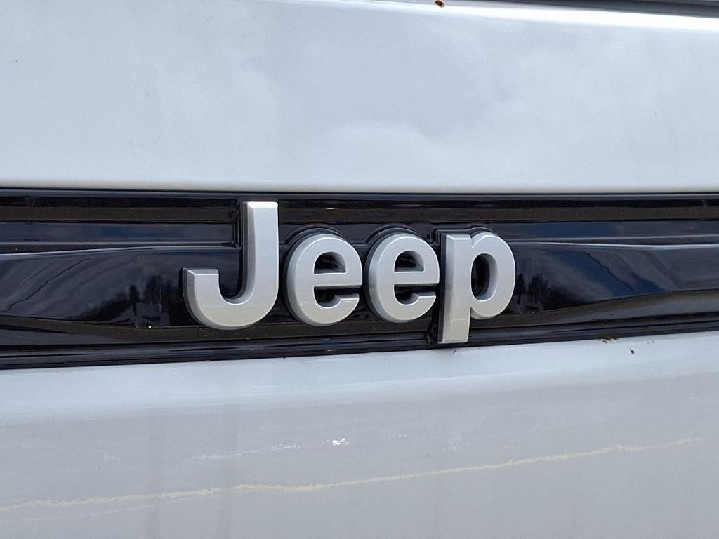 new 2025 Jeep Grand Cherokee car, priced at $54,457