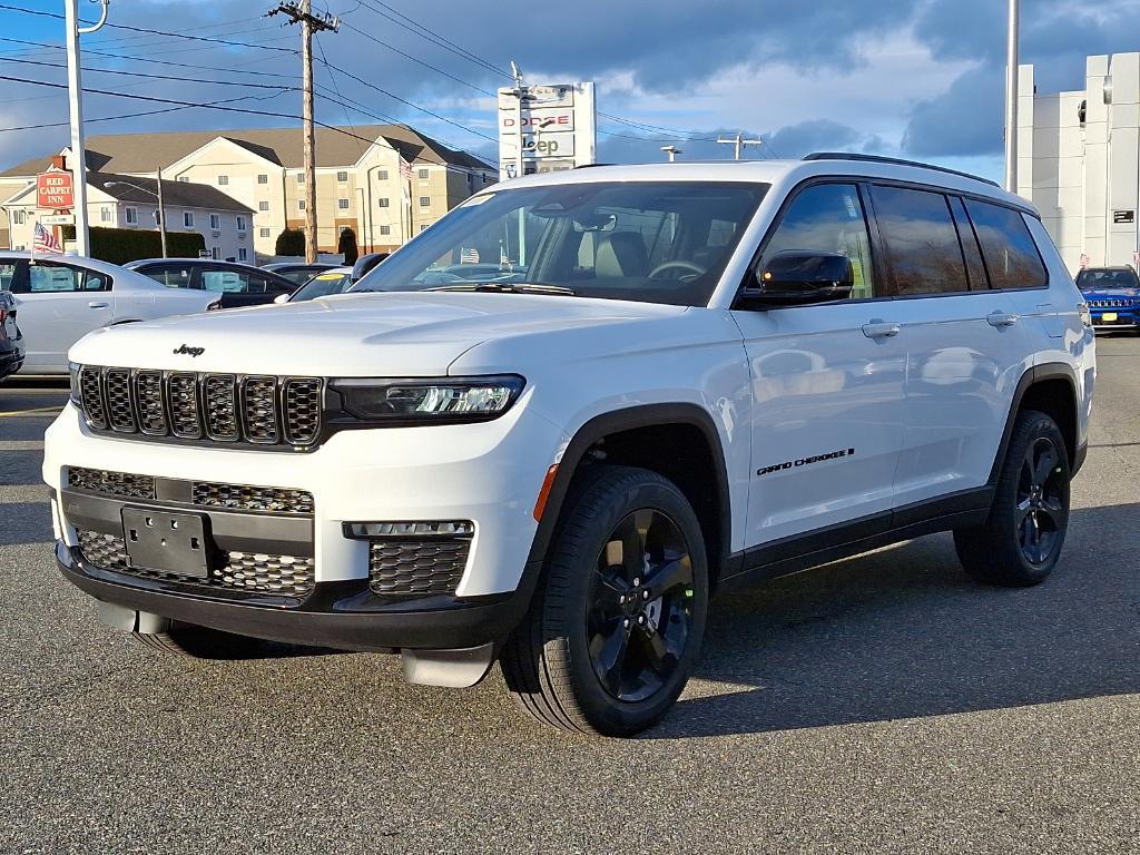 new 2025 Jeep Grand Cherokee car, priced at $51,535