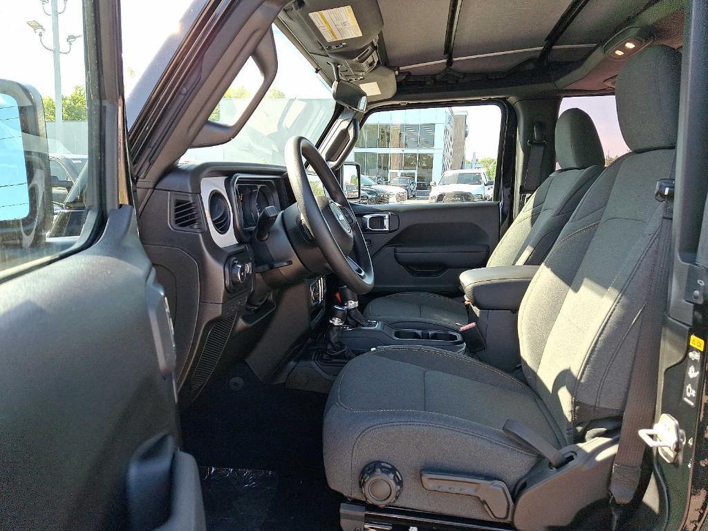 new 2025 Jeep Wrangler car